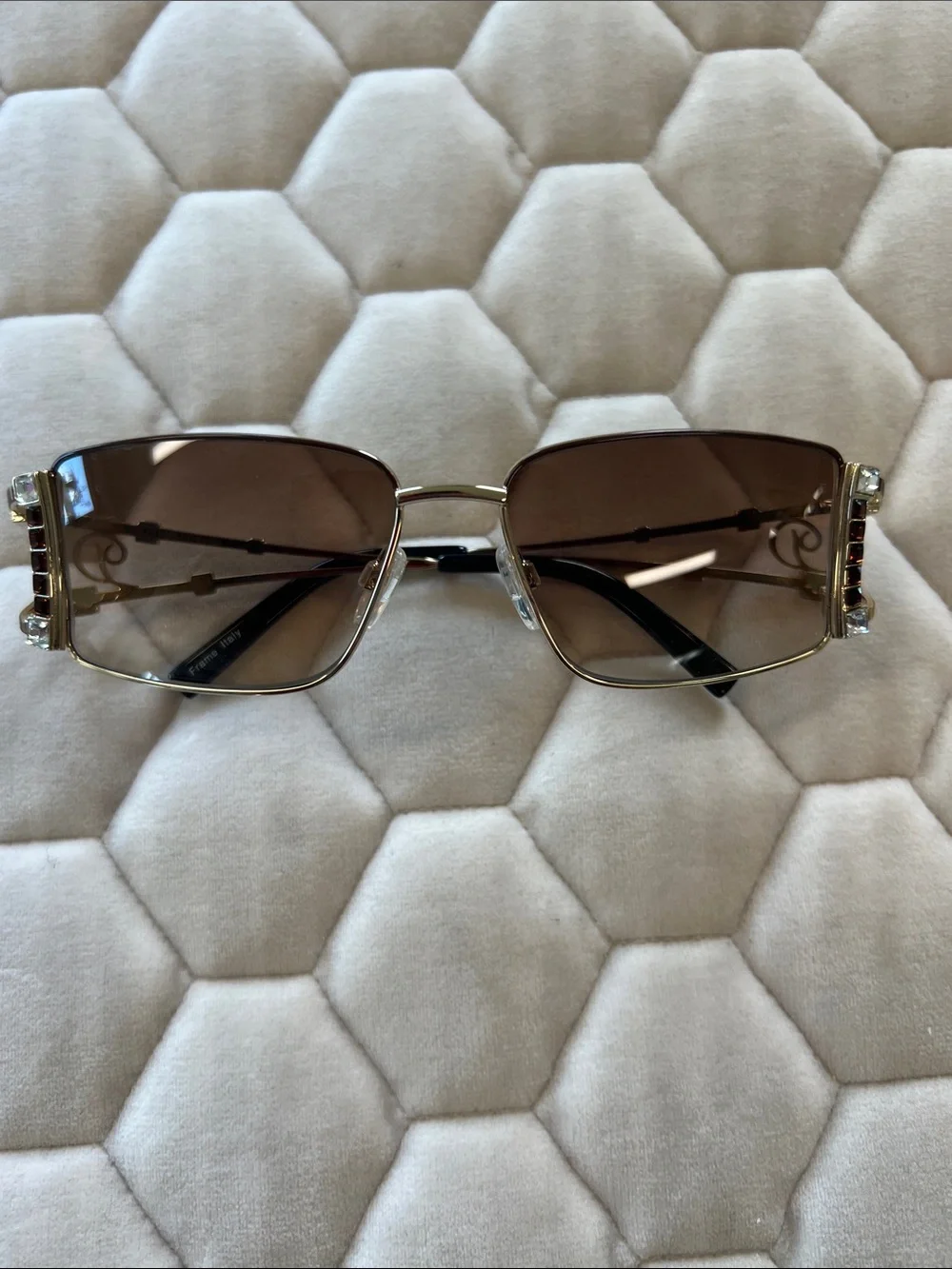 Diva 4143 Crystal encrusted distinctive sunglass, rare out of circulation